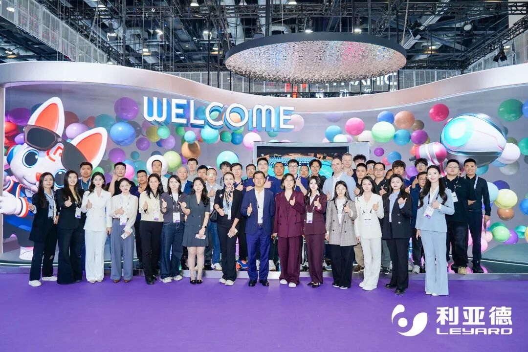 柒丰亮相Infocomm China，，，以HiMicro与全场景AI重构视听新生态